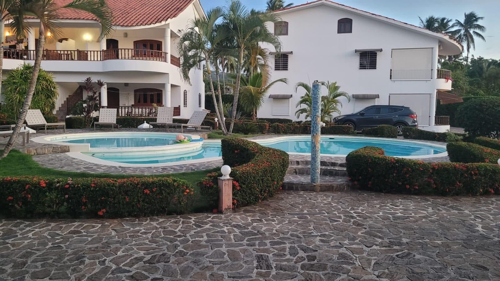 Hermoso Condominio de 2 Habitaciones en Venta